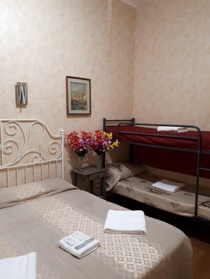 Renting Rooms Rom Eksteriør billede